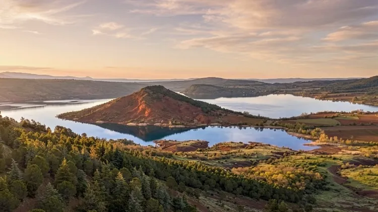 Lac du Salagou, Baden, Mountainbiken, Wandern, 25 min von La Vigneronne entfernt